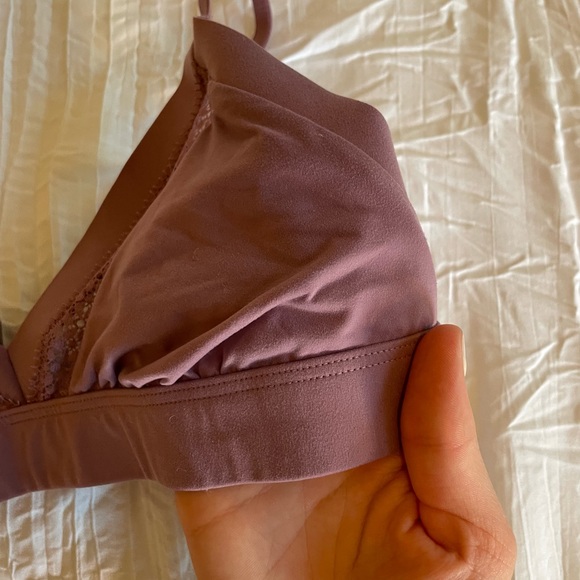 VS Buttery Soft Bralette - Picture 2 of 5